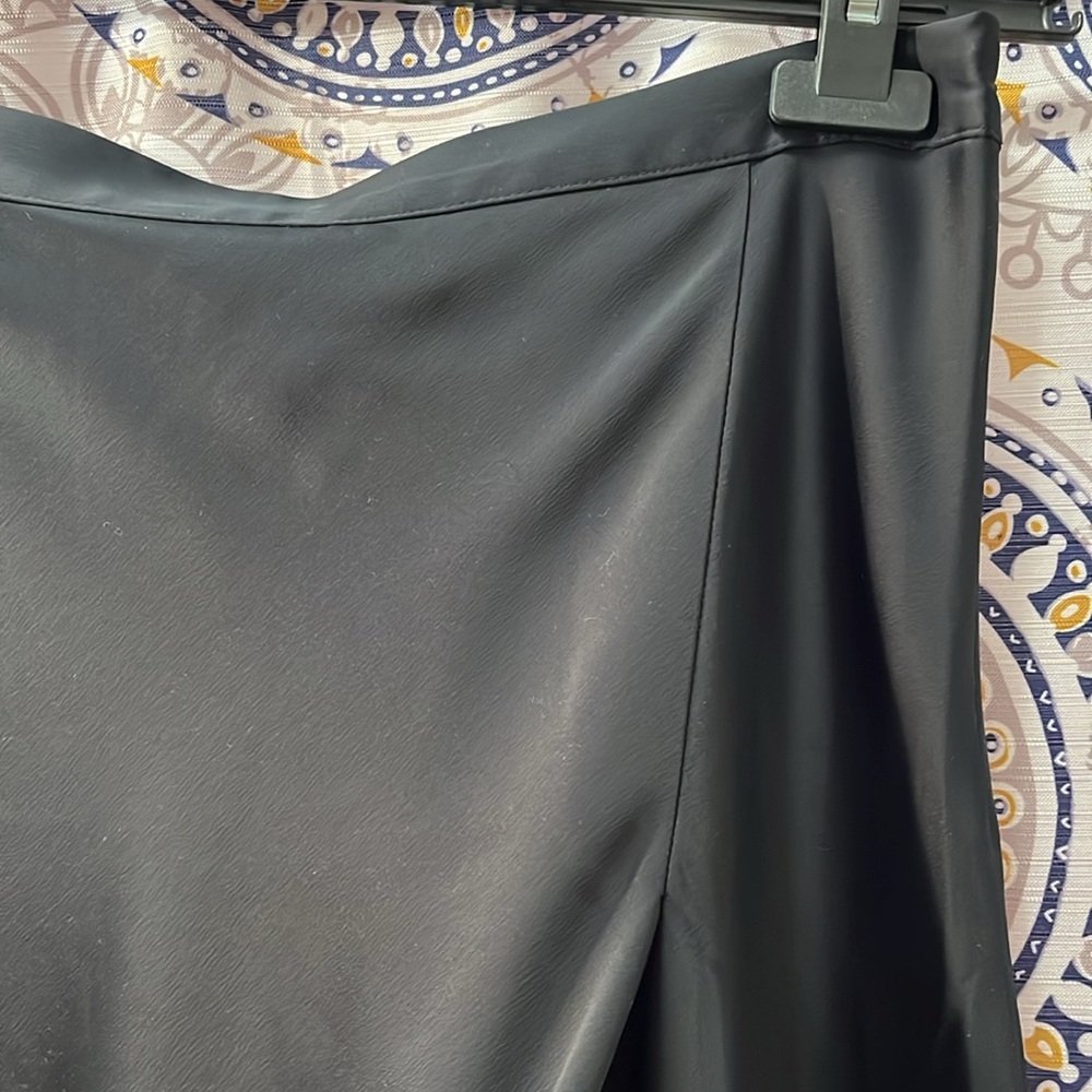 NWOT H&M Black Satin Maxi Skirt With Front Slit - Picture 6 of 10